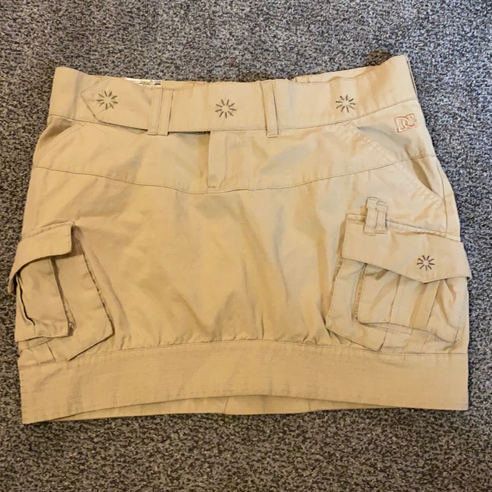 DC skater mini cargo skirt